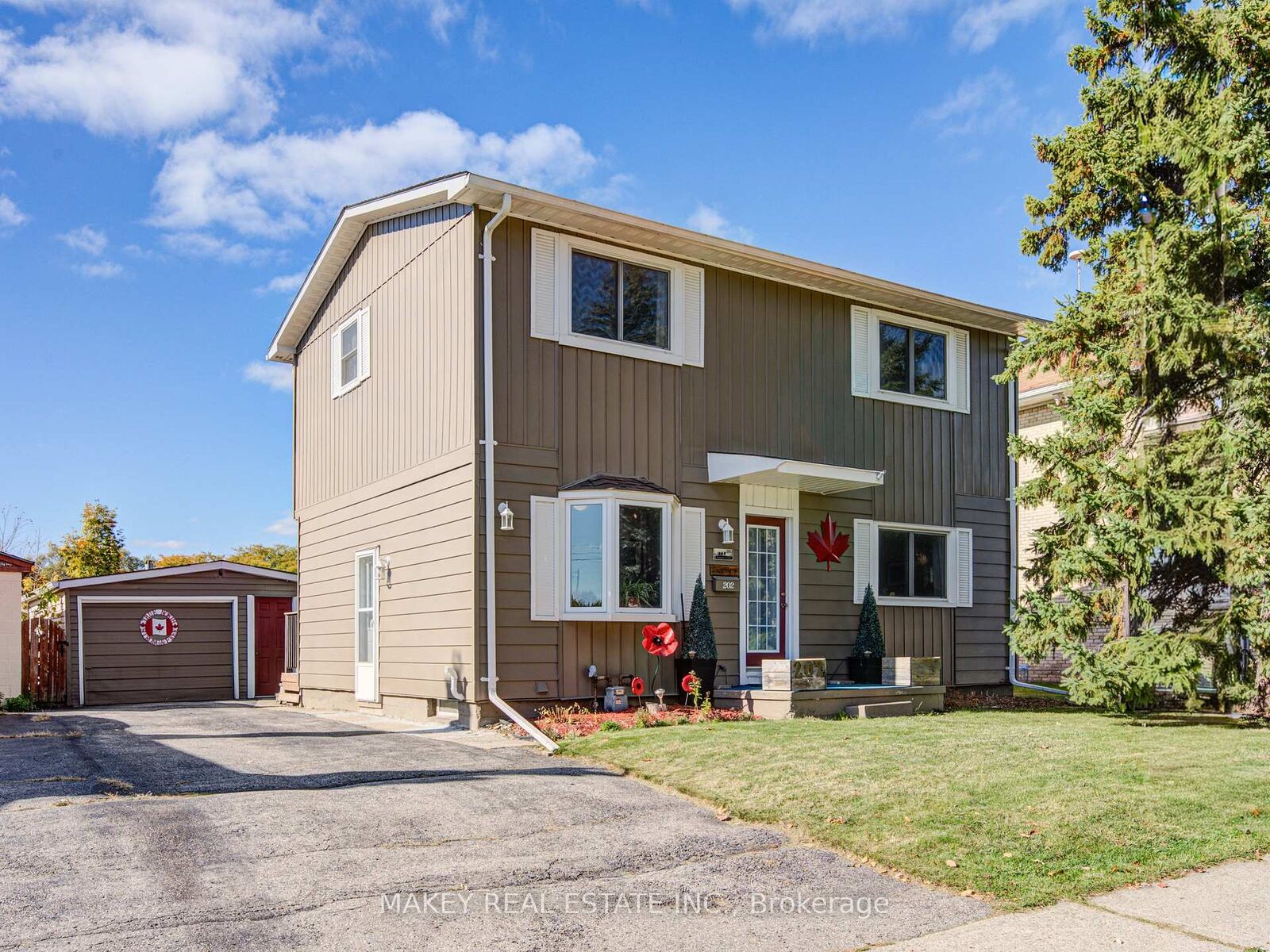 Property Photo:  202 Norwich Avenue  ON N4S 3V6