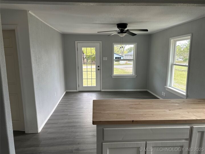 Property Photo:  502 E Hazen Lane  OK 74434