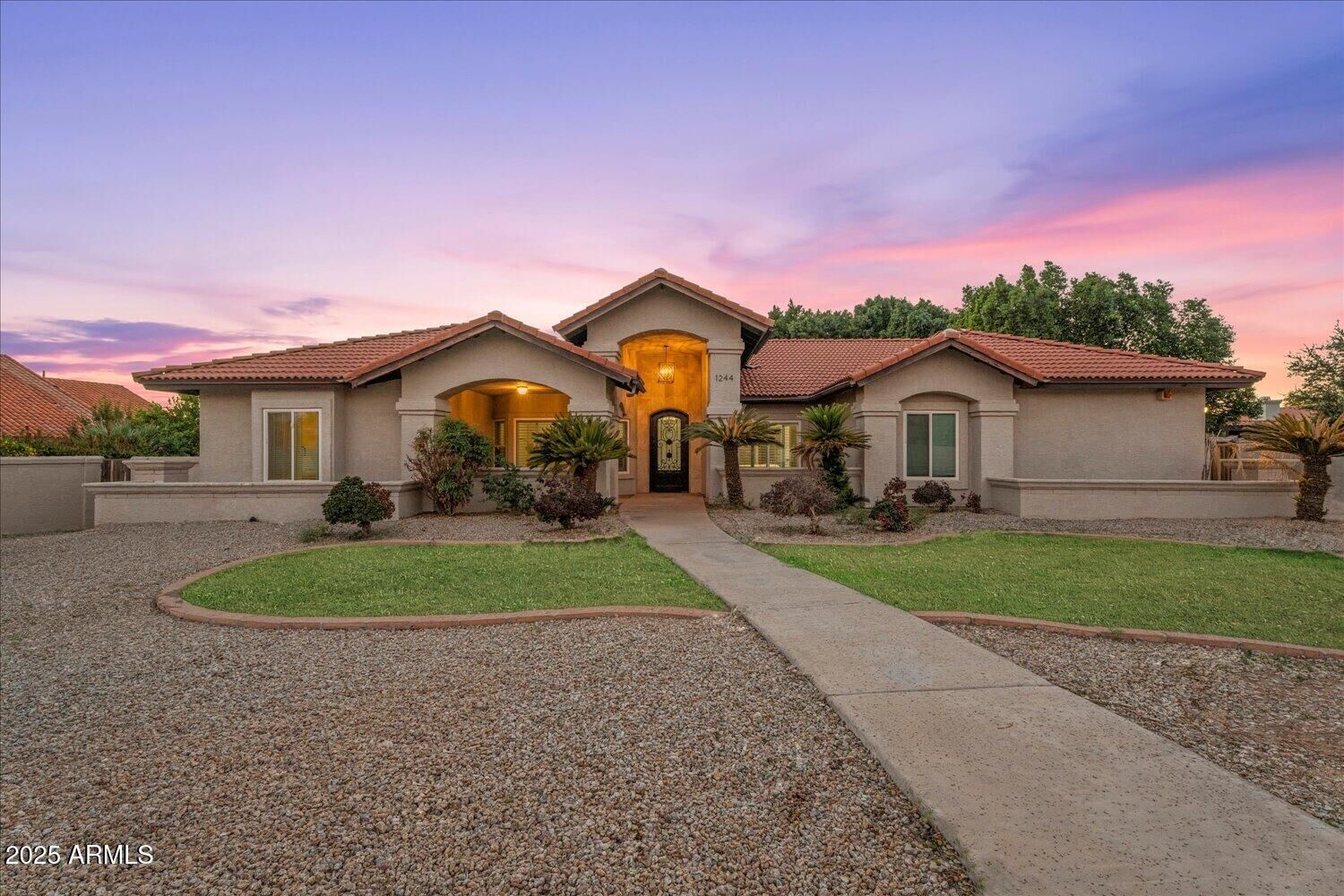 Property Photo:  1244 N Norfolk Circle  AZ 85205 