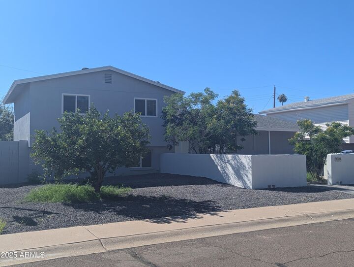 Property Photo: 715 E Taylor Street AZ 85288