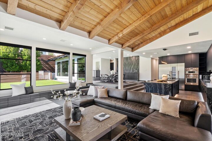 Property Photo:  6264 N 31st Way  AZ 85016 