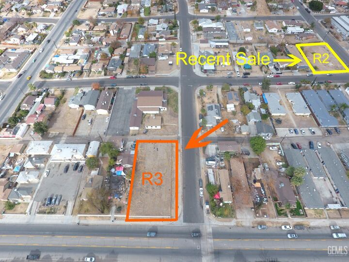 Property Photo:  1716 Brown Street  CA 93305