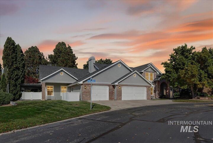 898 N Nicklaus Lane  Eagle ID 83616 photo