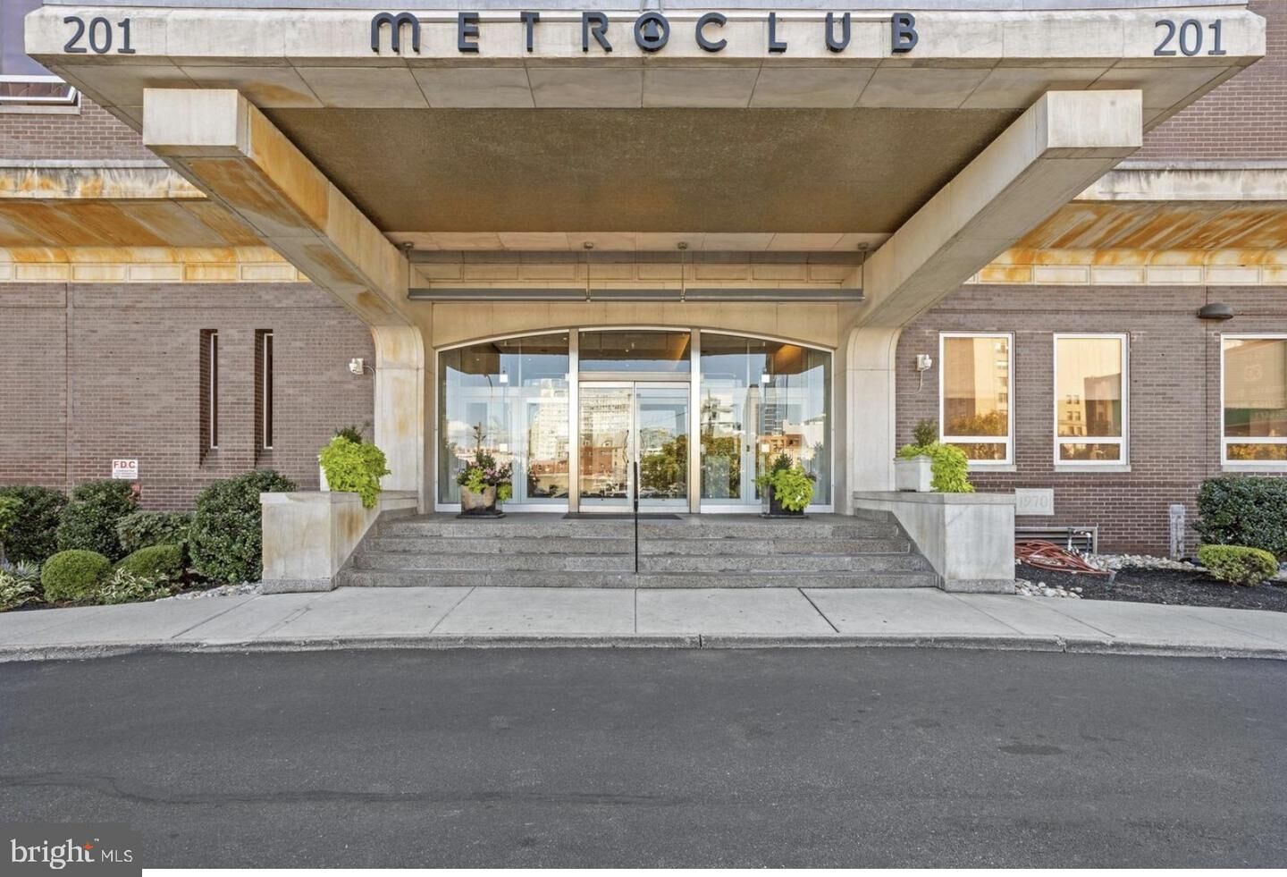 Property Photo:  201 N 8th Street 59 408  PA 19106 