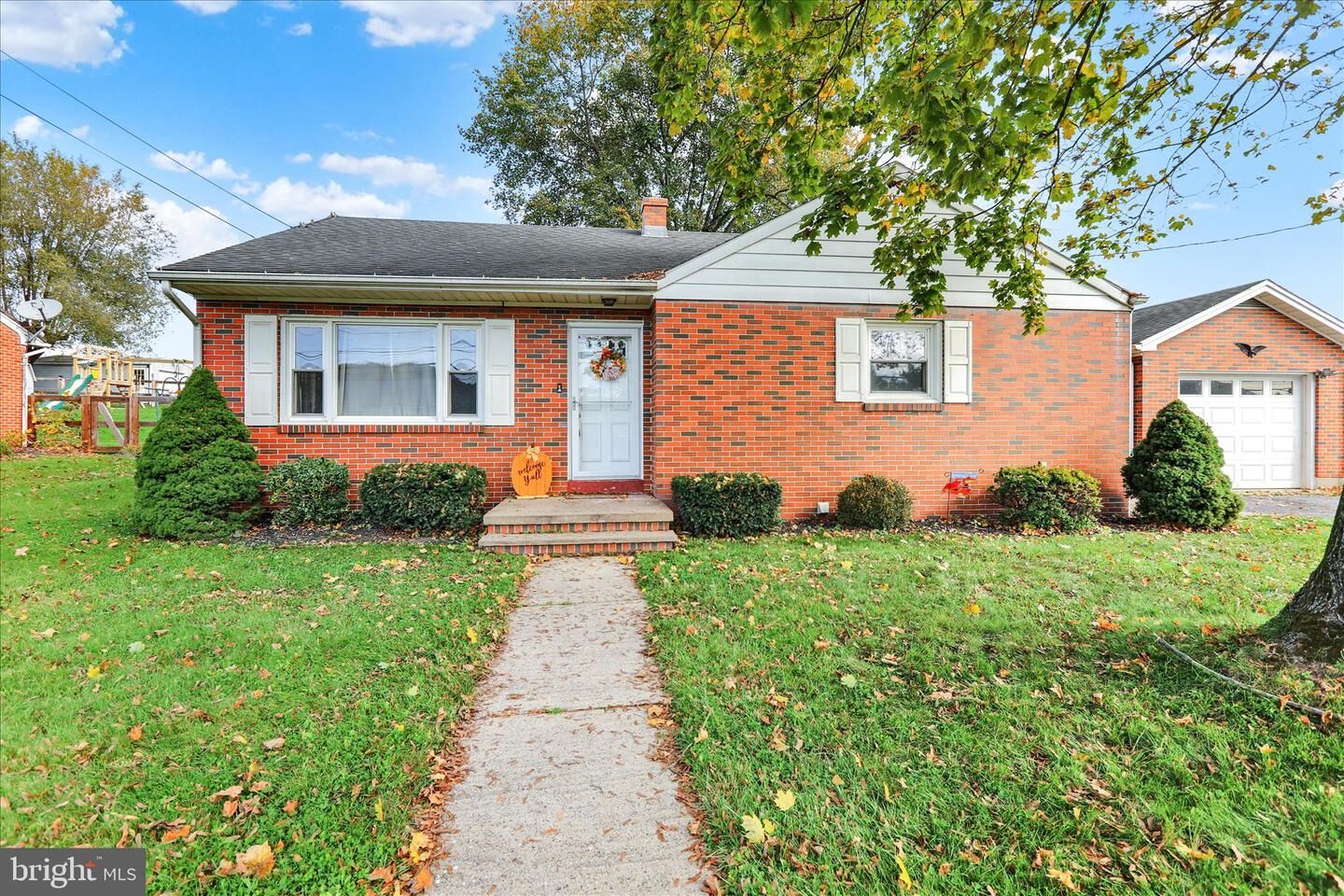 Property Photo:  405 Indian Manor Drive  PA 19533 