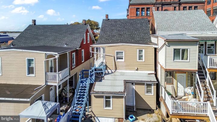 Property Photo:  218 Elm Street  PA 17113