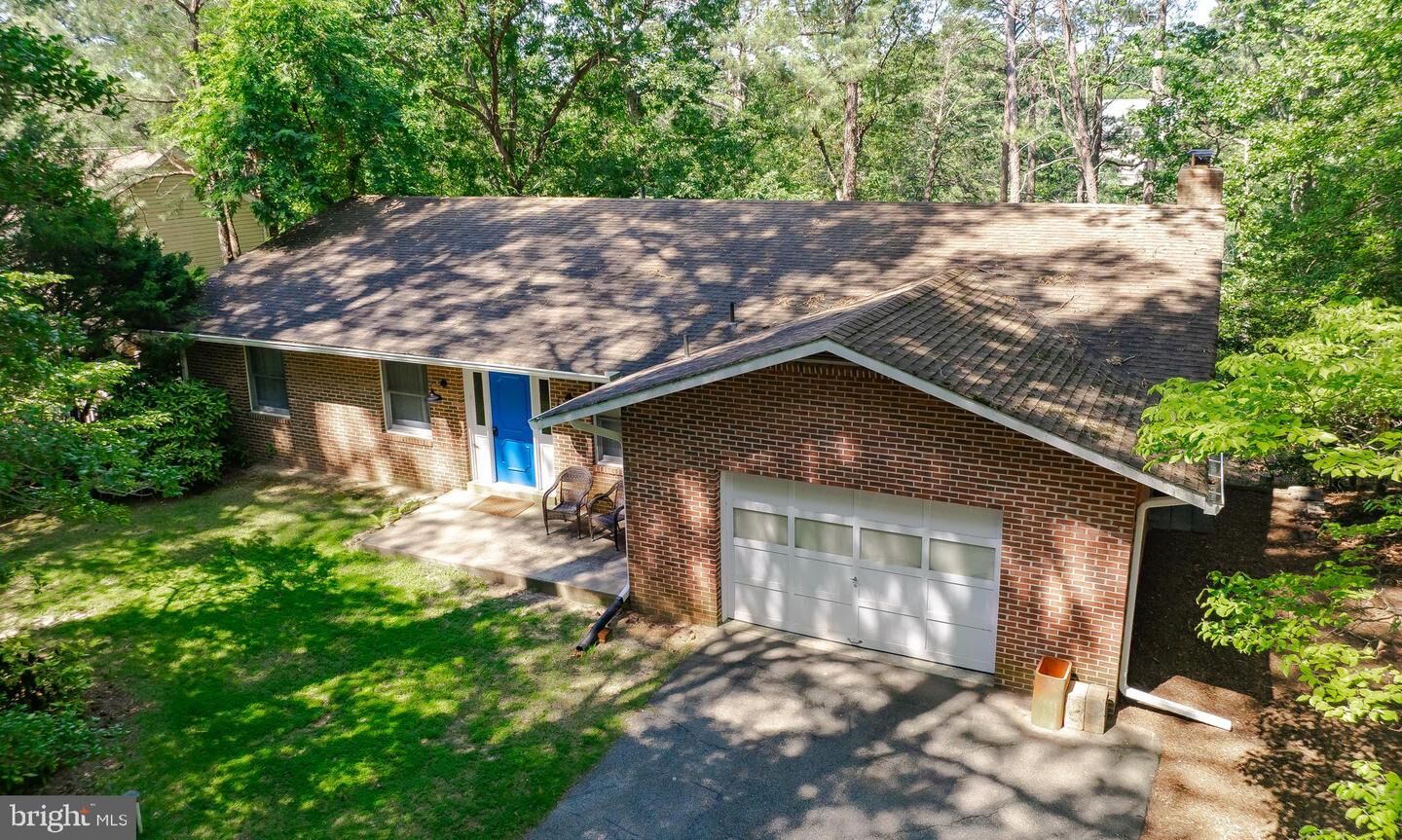 Property Photo: 12987 Holly Way MD 20657