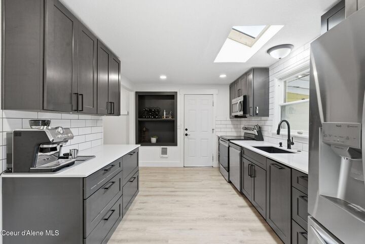 Property Photo:  129 W Columbia Ave  WA 99205