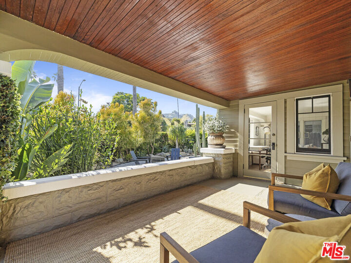 Property Photo:  1528 N Curson Ave  CA 90046 