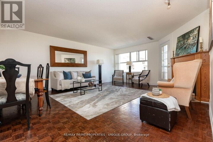 Property Photo: 18 Concorde Place 808 ON M3C 3T9