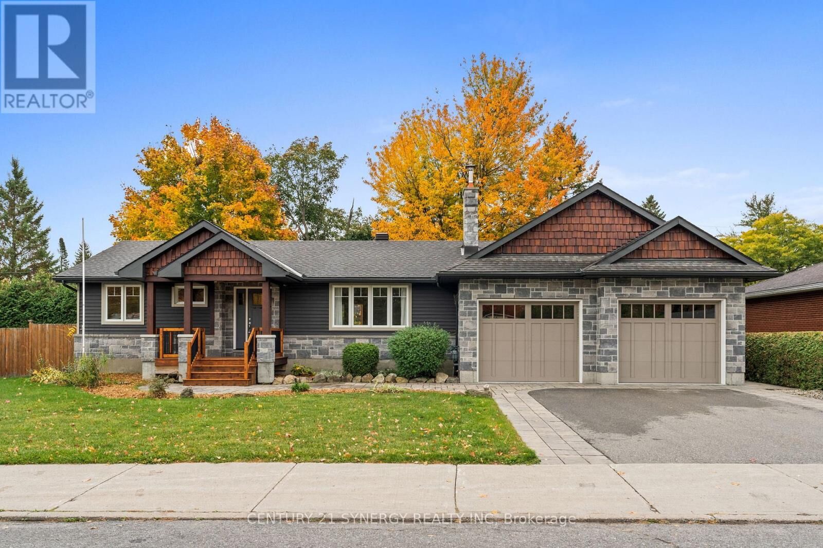 Property Photo:  22 Carola Street  ON K2G 0Y1