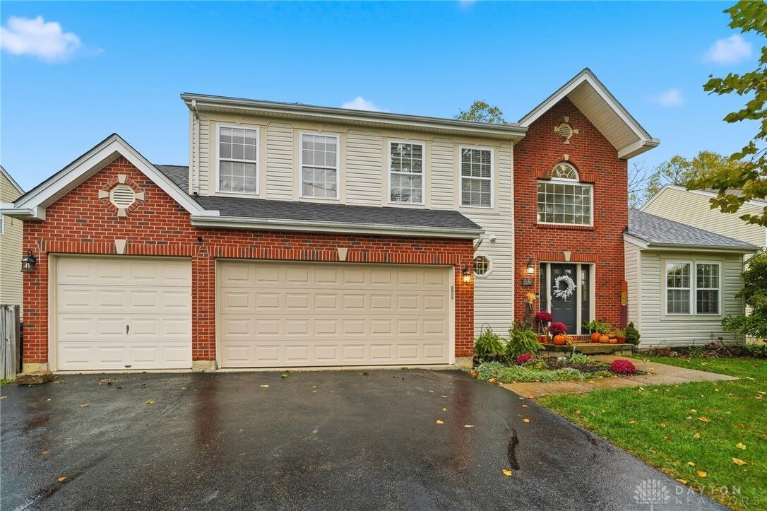 Property Photo:  852 Willowbrook Drive  OH 45050 