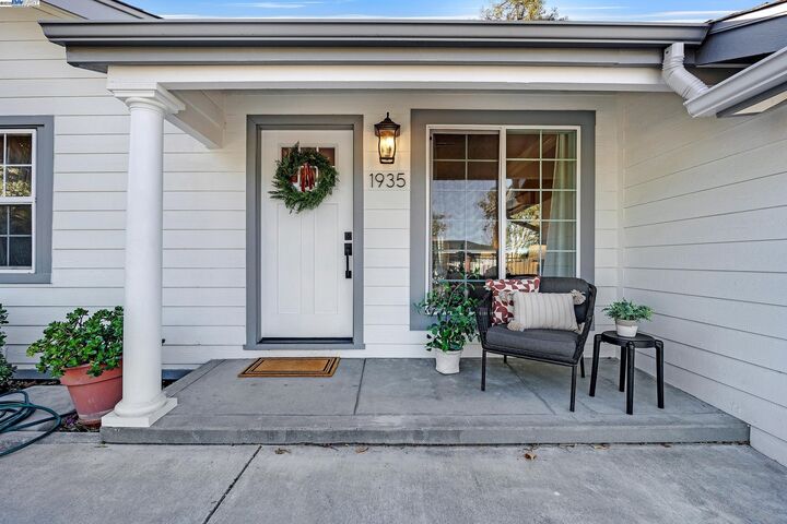 Property Photo: 1935 Pine St CA 94551