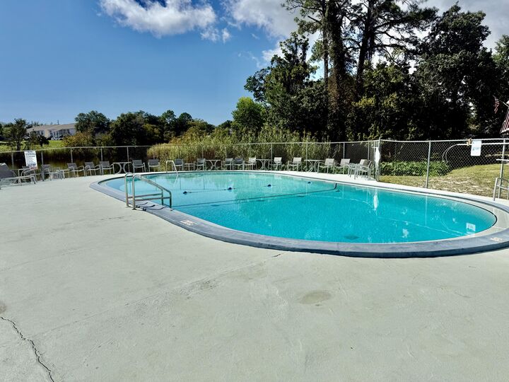 Property Photo: 210 Pelham Road 111C FL 32547
