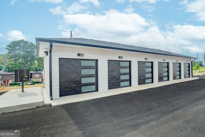 Property Photo:  105 Chateau Drive SE  GA 30161 