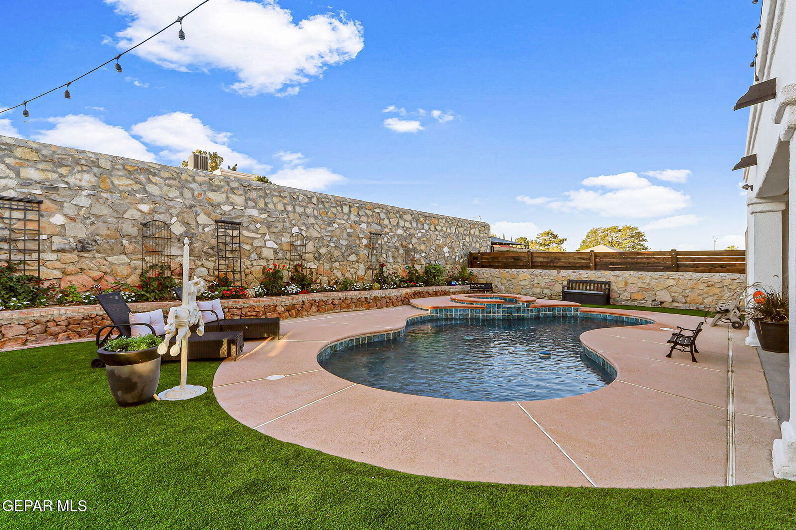 Property Photo:  10819 Loma De Amor Lane  TX 79934