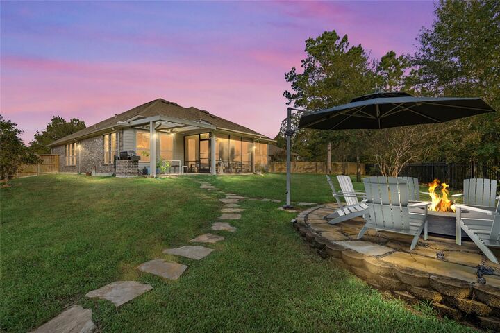 Property Photo: 106 Wild Wisteria Place TX 77316