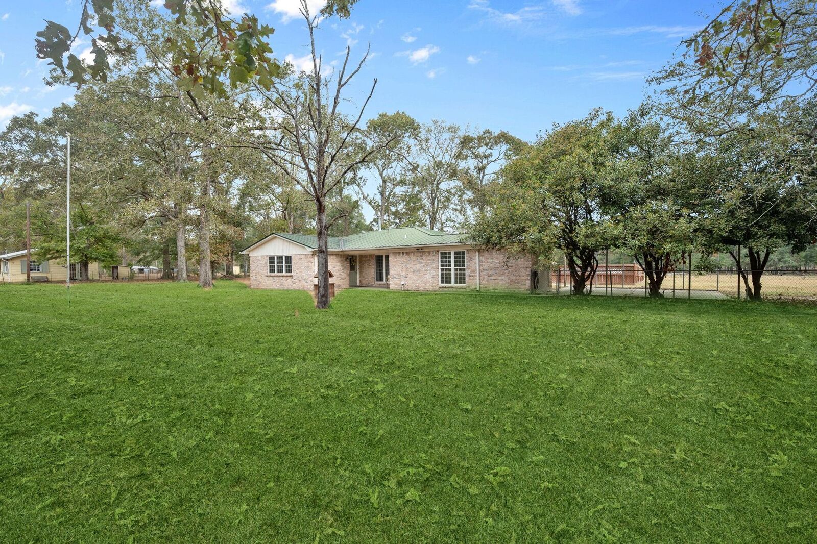 Property Photo:  20271 Meadow Lake Road  TX 77328 
