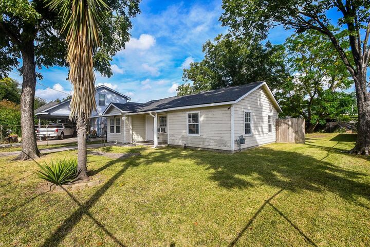 Property Photo: 5710 Cherry Street TX 77026