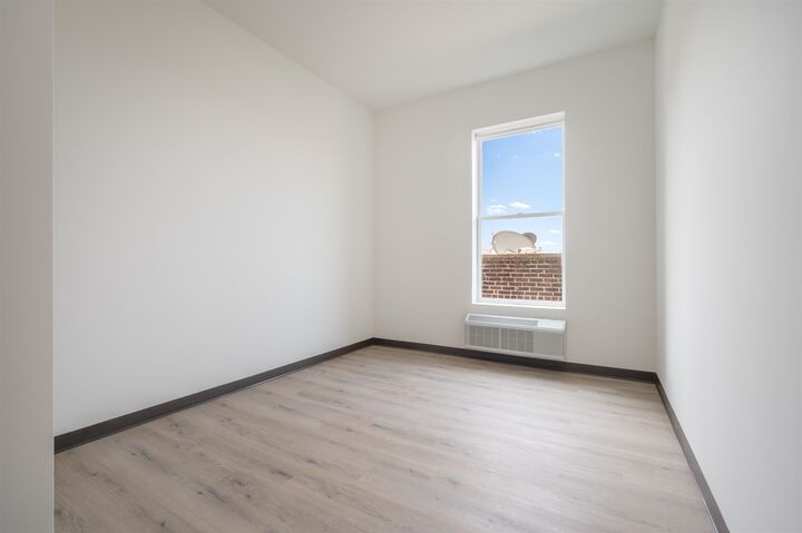 Property Photo:  857 Bergen Ave 204  NJ 07306 