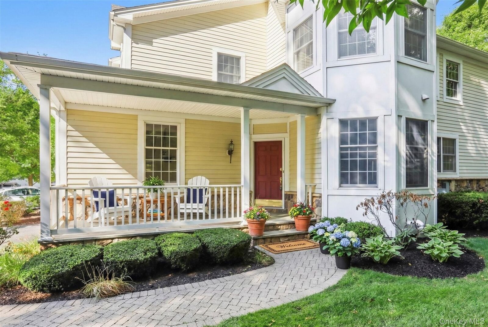 Property Photo:  2 Merion Court  NY 10567 