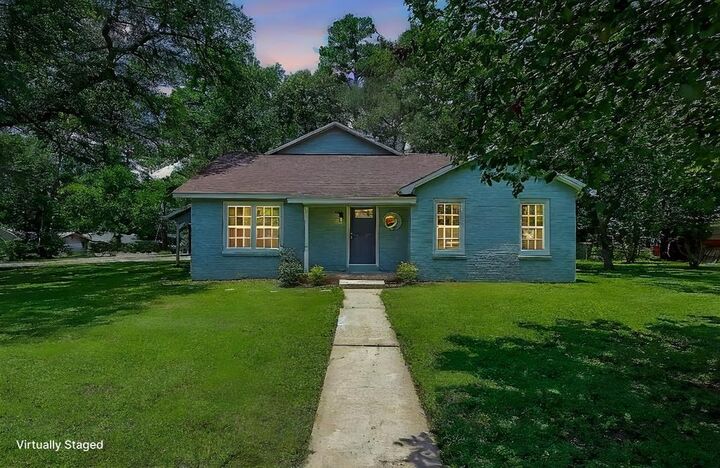 Property Photo: 328 Sunset Blvd TX 75904
