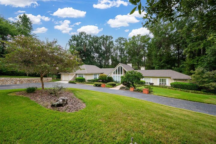 Property Photo:  2425 NW 26th Place  FL 32605 