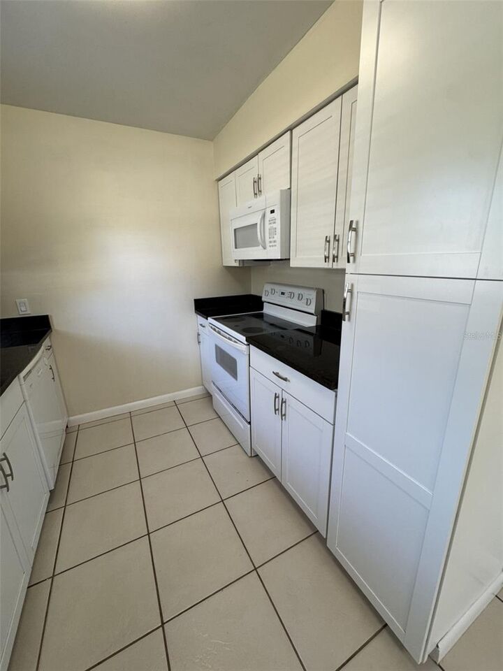 Property Photo:  1312 North Avenue  FL 32778 