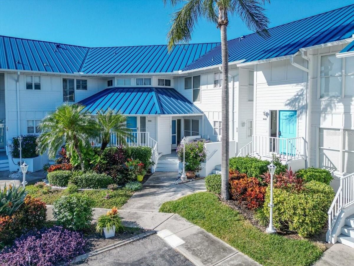 Property Photo:  841 Audubon Drive 841  FL 34209 