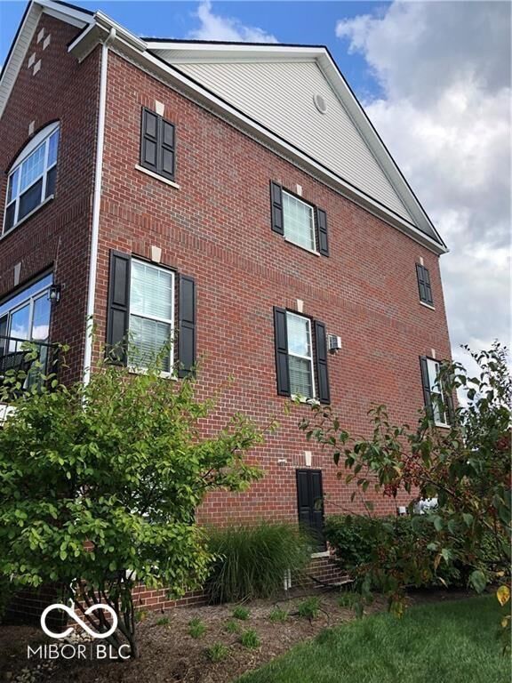 Property Photo:  74 Monon Lane  IN 46032