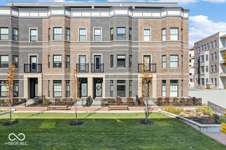 Property Photo:  908 Veterans Way  IN 46032