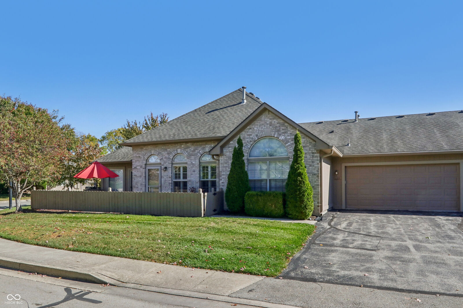 Property Photo:  11291 Courtyard Way  IN 46038 