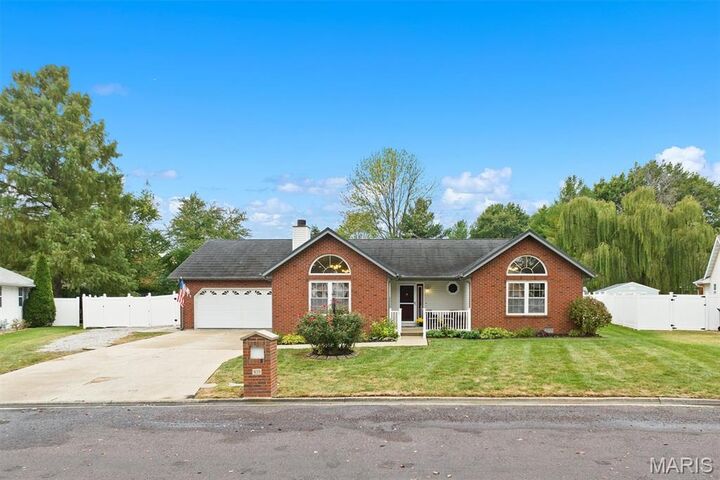 939 Dere Bere Drive  Mascoutah IL 62258 photo