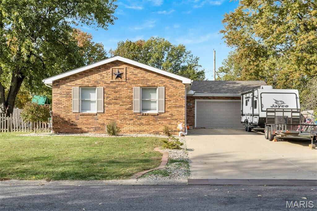 Property Photo:  180 Keeven Drive  IL 62249 