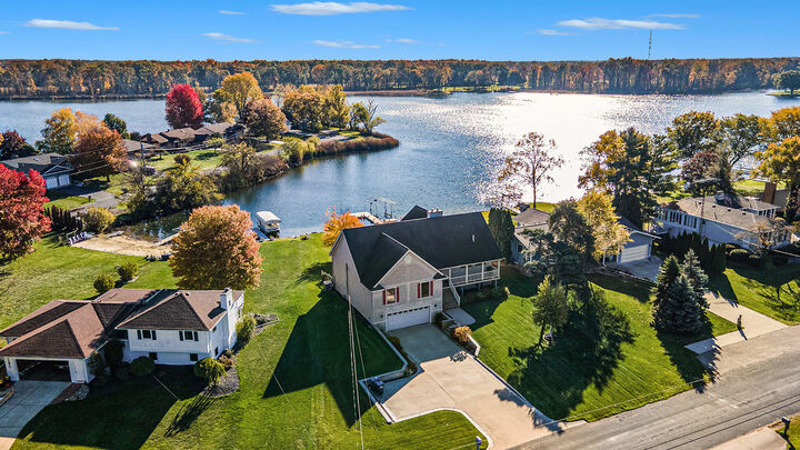 Property Photo:  11911 Highview Shores  MI 49097 