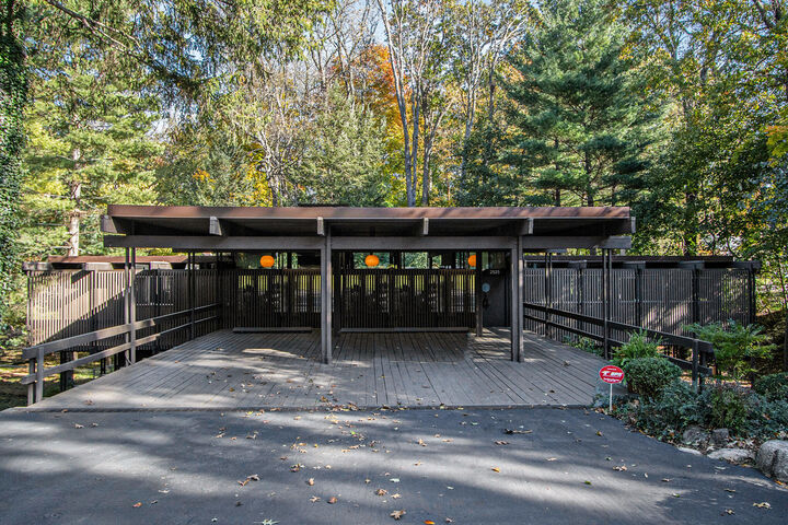 Property Photo:  2525 Sheffield Drive  MI 49008 