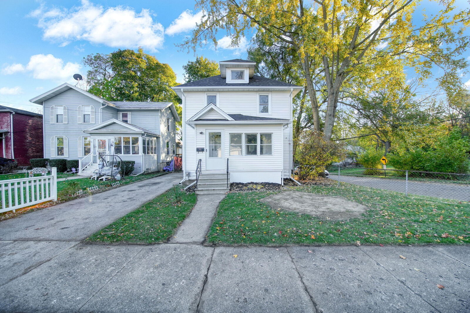 Property Photo:  521 Oakhill Avenue  MI 49201 