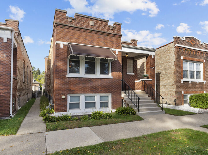 Property Photo:  2240 Wesley Avenue  IL 60402