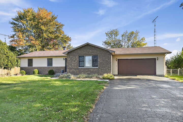 Property Photo:  19474 Hahn Drive  IL 60115