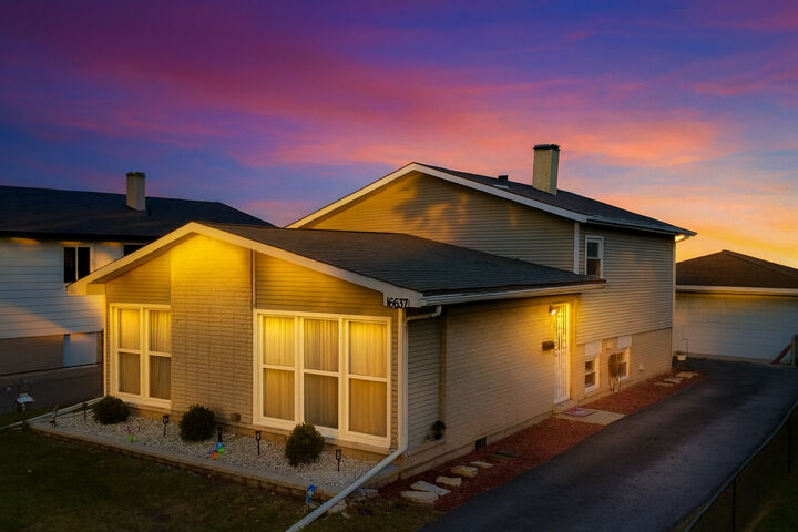 Property Photo:  16637 Paulina Street  IL 60428