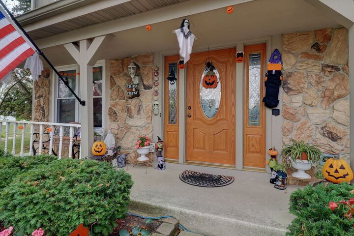 Property Photo:  1235 Fairmont Court  IL 60102 