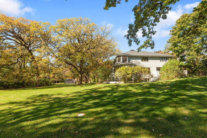 Property Photo:  5452 N Tall Oaks Drive  IL 60047 