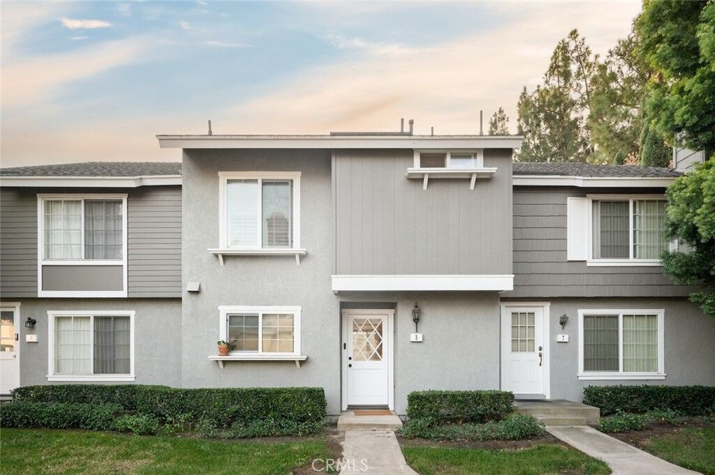 Property Photo: 5 Foxhollow CA 92614