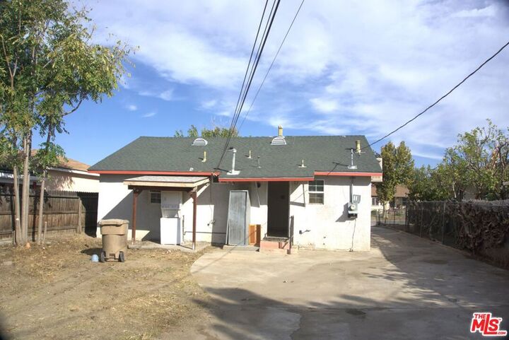 Property Photo: 421 Wilkins Street CA 93307