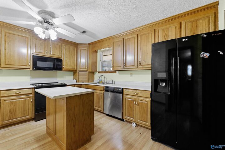 Property Photo:  307 Harolds Drive NW  AL 35806