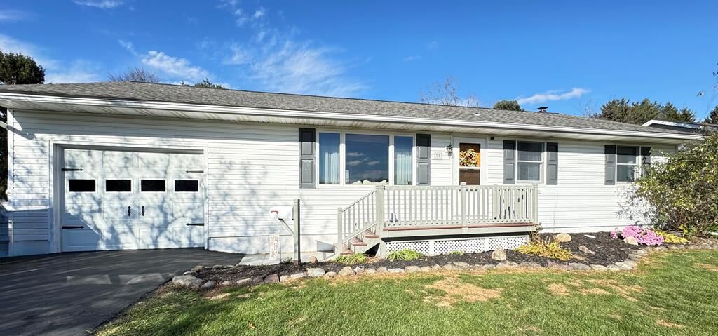 Property Photo:  35 Broad Ave  PA 18840 