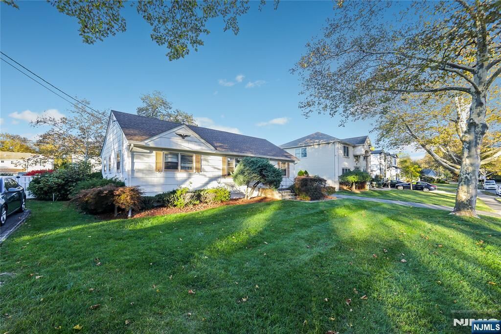 Property Photo:  83 Birchwood Road  NJ 07652