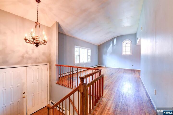 Property Photo:  146 N Central Avenue  NJ 07446 