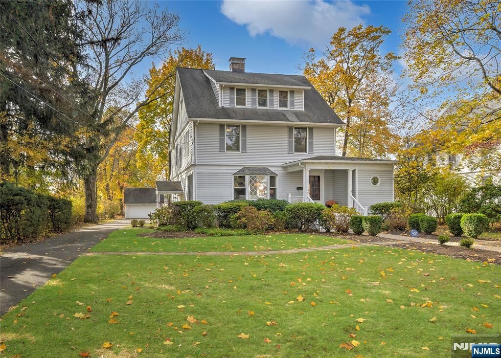 Property Photo:  44 Glenbrook Road  NJ 07950