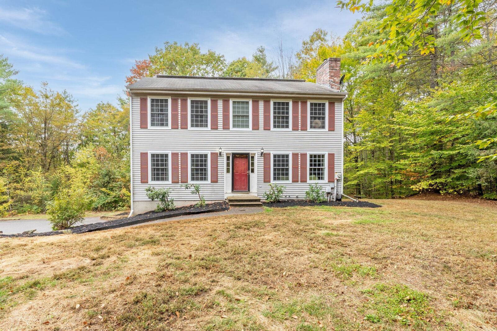 Property Photo: 176 Horizon Lane NH 03034